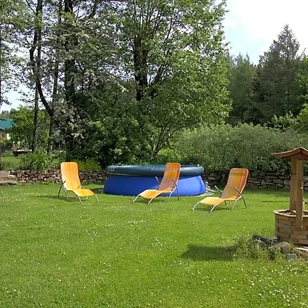 Деревянный коттедж Orange House Kladenske Rovne