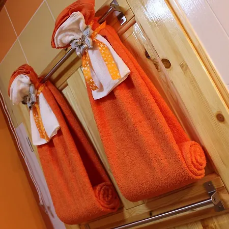 Lodge Orange House *