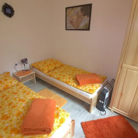 Chata Orange House *